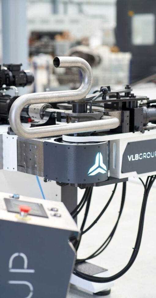 Máy uốn ống CNC