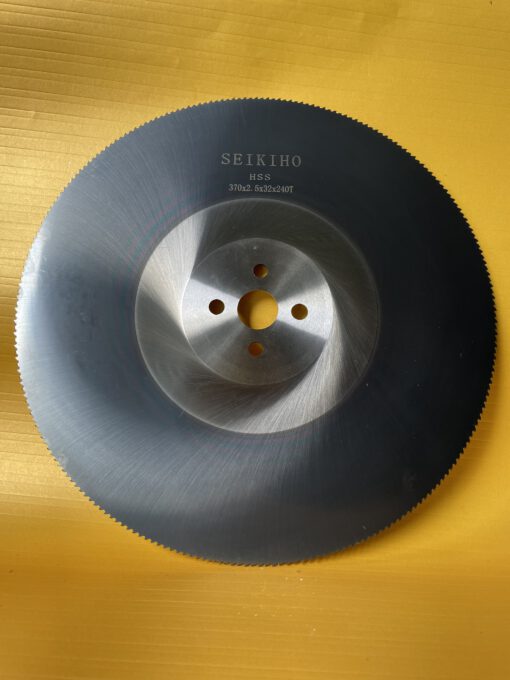 HSS 370-2.5-32-240T