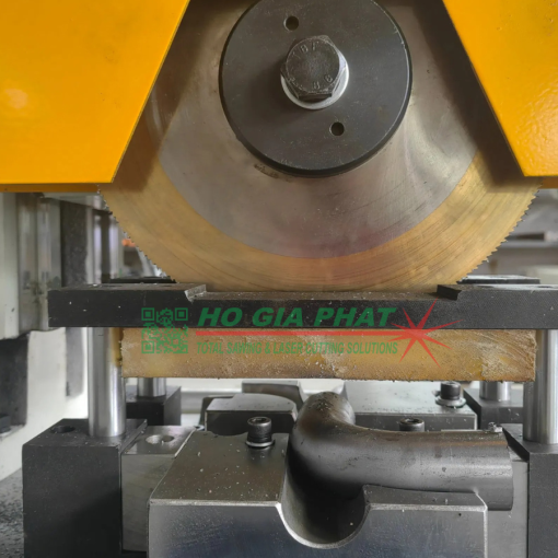 máy cưa SEIKI 425NC