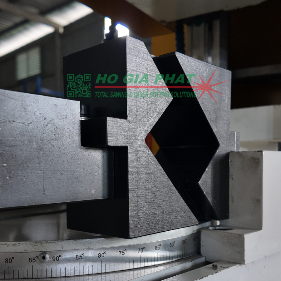 máy cưa đĩa SEIKI model 425NC